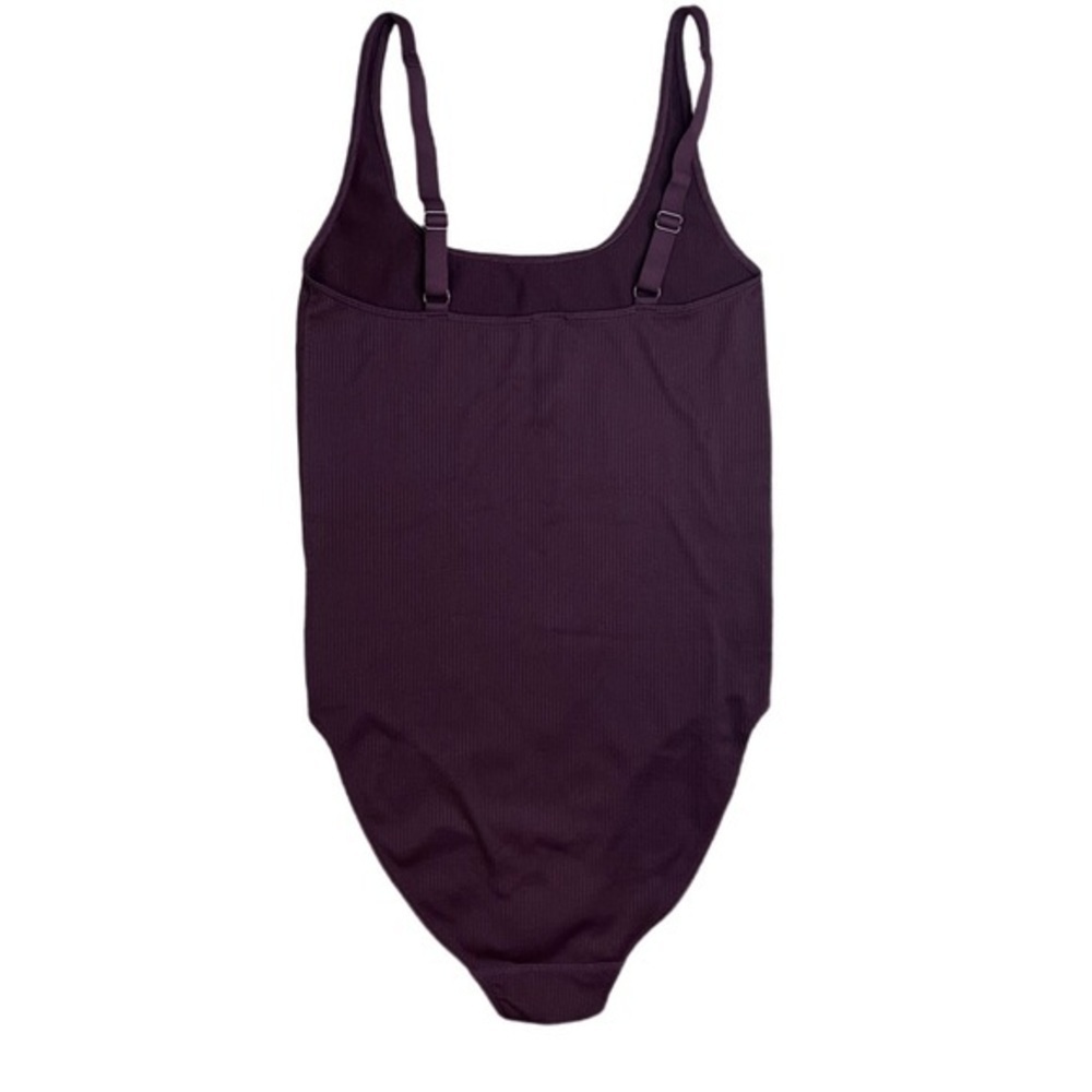 Weekday Cat Ribbed Bodysuit Color Wine - Picture 4 of 8
